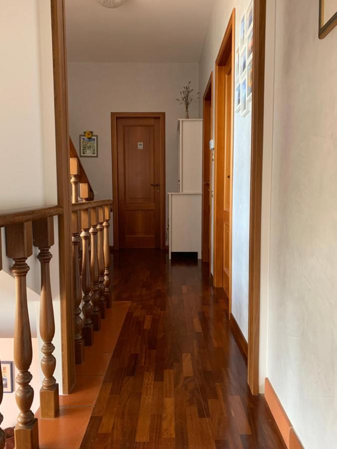 Brezza Affittacamere Montemarciano Luaran gambar