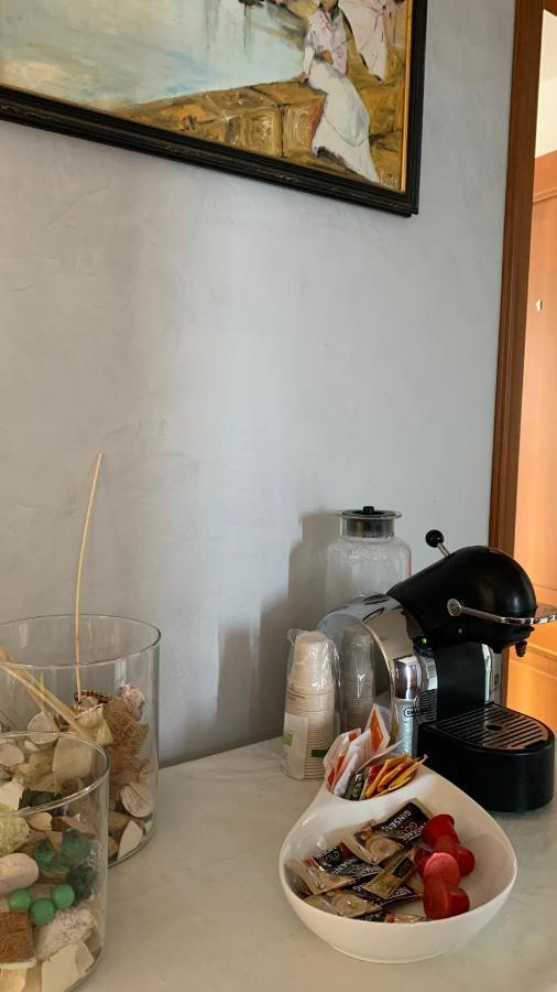 Brezza Affittacamere Montemarciano Luaran gambar