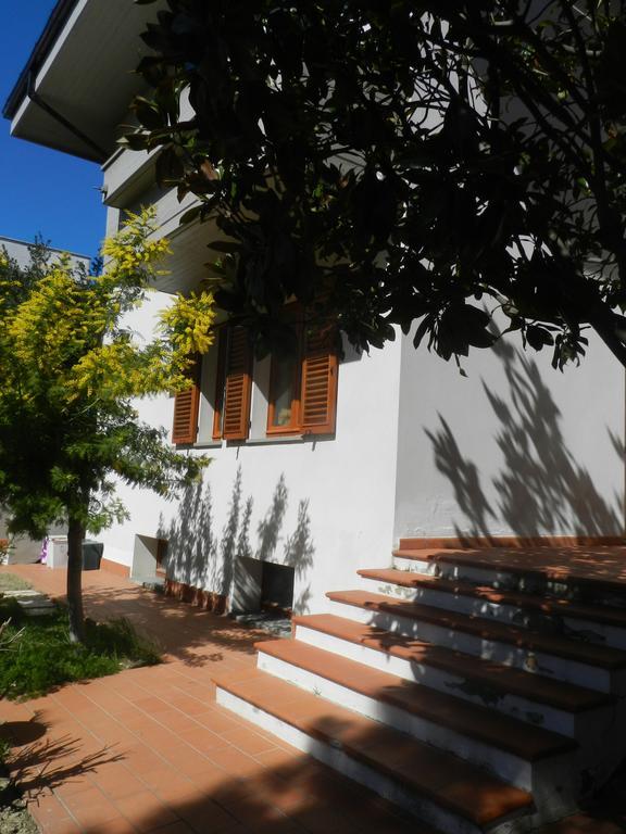 Brezza Affittacamere Montemarciano Luaran gambar